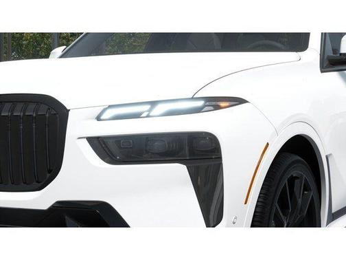 Alpine White 2027 BMW X7 xDrive40i