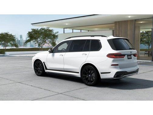 Alpine White 2027 BMW X7 xDrive40i