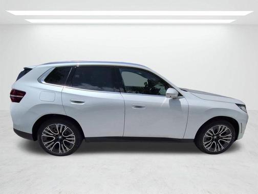 Mineral White Metallic 2026 BMW X3 30 xDrive