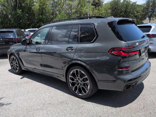 Gray Metallic 2027 BMW X7 M60i