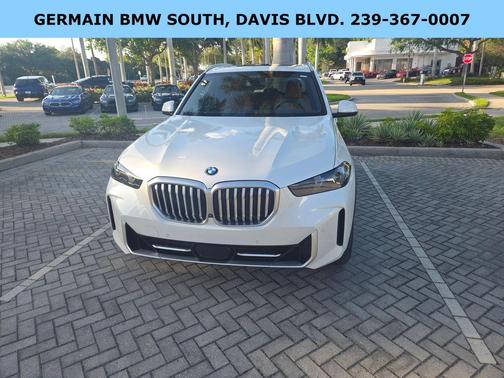 Mineral White Metallic 2024 BMW X5 sDrive40i