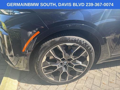 Carbon Black Metallic 2025 BMW X7 M60i