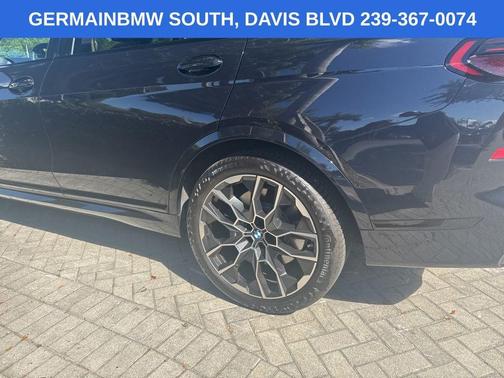 Carbon Black Metallic 2025 BMW X7 M60i