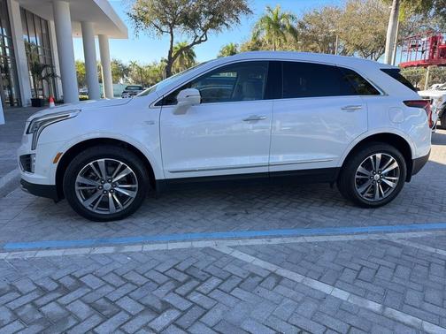 2021 Cadillac XT5 Premium Luxury