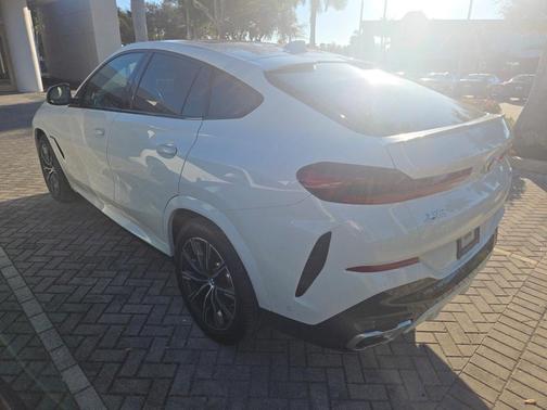 2021 BMW X6 xDrive40i