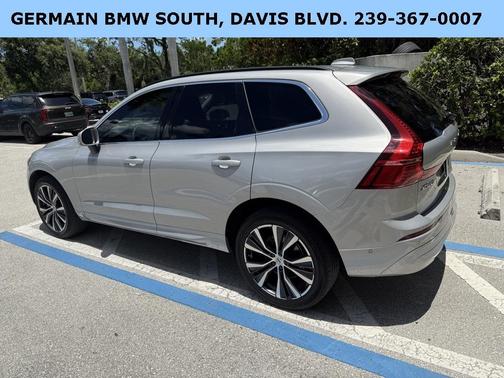 2022 Volvo XC60 B5 Momentum