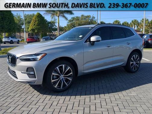 2022 Volvo XC60 B5 Momentum
