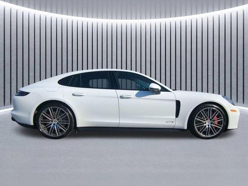 2019 Porsche Panamera GTS