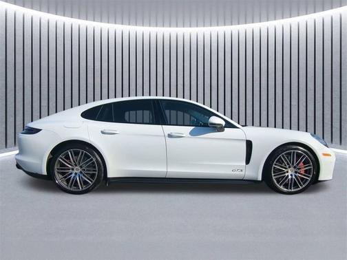 2019 Porsche Panamera GTS