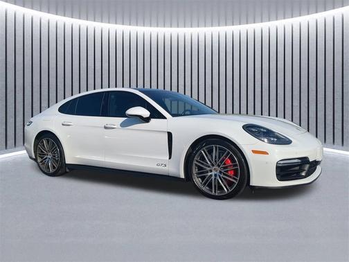 2019 Porsche Panamera GTS