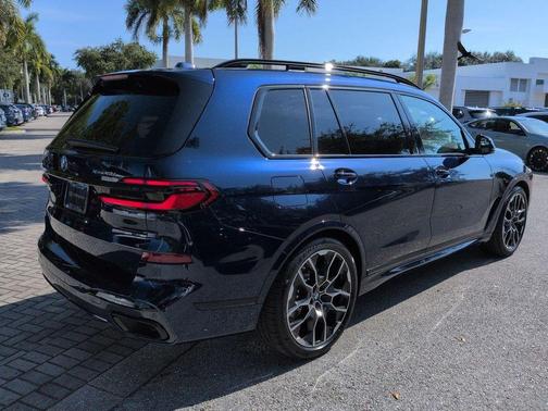 Tanzanite Blue II Metallic 2027 BMW X7 xDrive40i