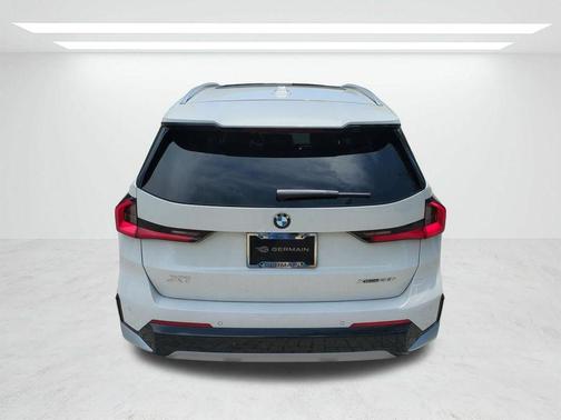 Alpine White 2026 BMW X1 xDrive28i