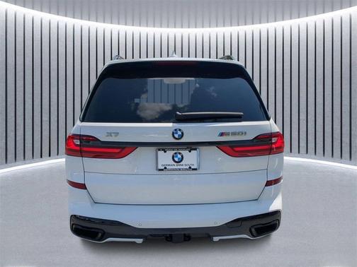 2022 BMW X7 M50i