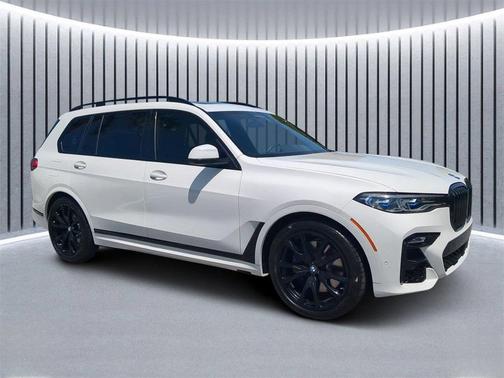 2022 BMW X7 M50i