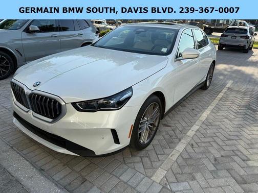 Mineral White Metallic 2024 BMW 530 i