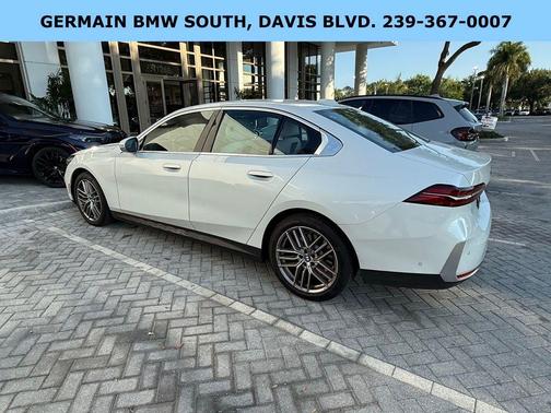 Mineral White Metallic 2024 BMW 530 i