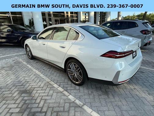 Mineral White Metallic 2024 BMW 530 i