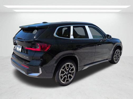 Black Sapphire Metallic 2026 BMW X1 xDrive28i