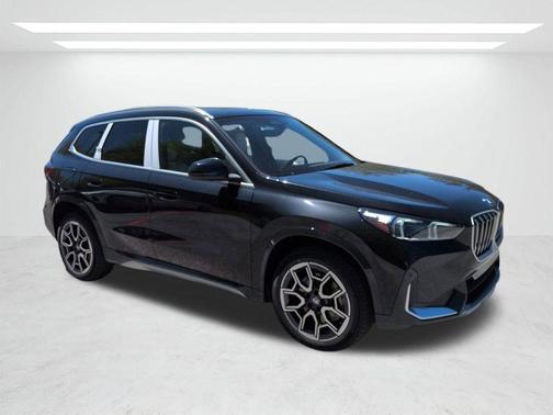 Black Sapphire Metallic 2026 BMW X1 xDrive28i