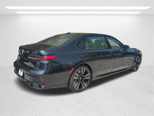 2025 BMW 760 760i xDrive