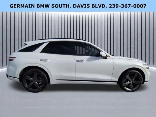 Uyuni White 2022 Genesis GV70 2.5T