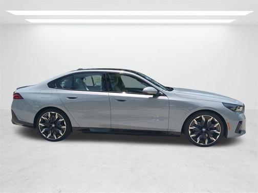 2026 BMW 550e xDrive