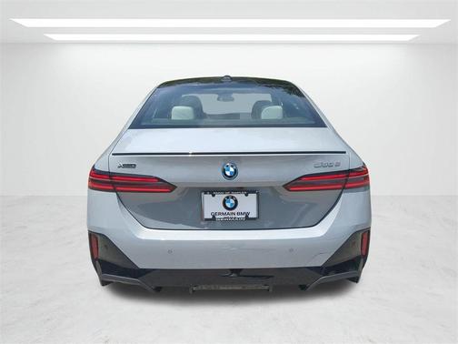 2026 BMW 550e xDrive