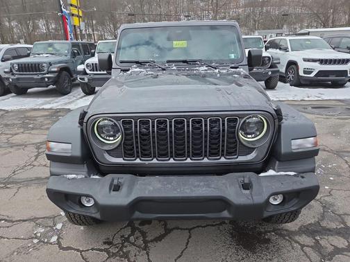 Granite Crystal Metallic Clearcoat 2026 Jeep Wrangler Sport S