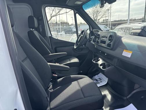 2025 Mercedes-Benz Sprinter 2500 High Roof