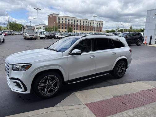 2025 Mercedes-Benz GLS 450 4MATIC