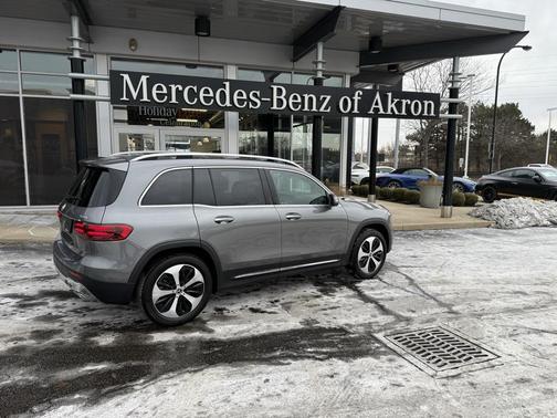 Mountain Grey Metallic 2026 Mercedes-Benz GLB 250 4MATIC