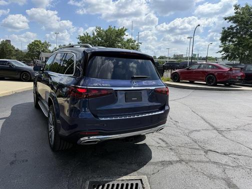 2025 Mercedes-Benz GLS 580 4MATIC