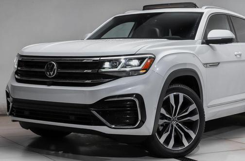 Oryx White Pearl 2021 Volkswagen Atlas Cross Sport 3.6L V6 SEL Premium R-Line
