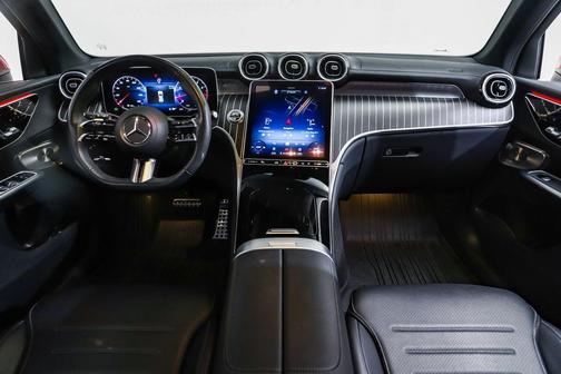 MANUFAKTUR Cardinal Red Metallic 2023 Mercedes-Benz GLC 300 4MATIC