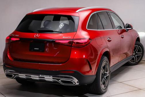 MANUFAKTUR Cardinal Red Metallic 2023 Mercedes-Benz GLC 300 4MATIC
