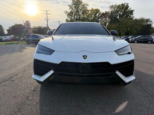 2023 Lamborghini Urus S