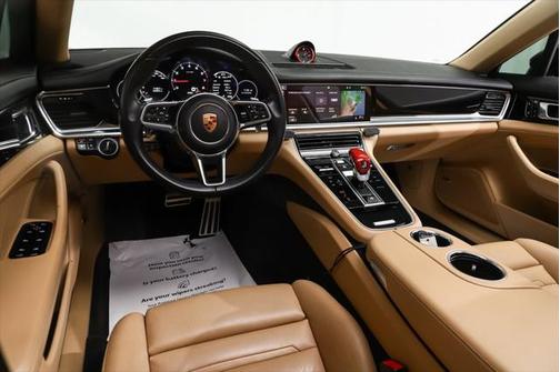 2018 Porsche Panamera 4