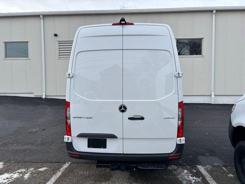 Arctic White 2026 Mercedes-Benz Sprinter 2500 High Roof