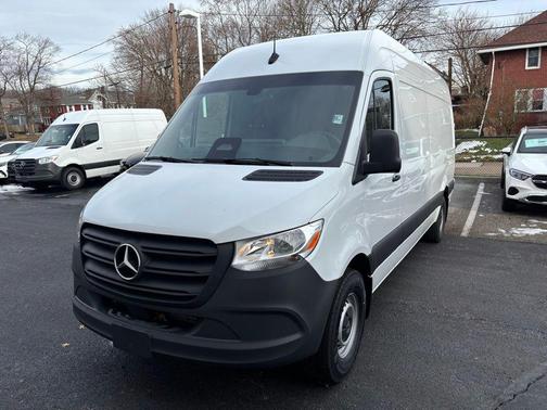 Arctic White 2026 Mercedes-Benz Sprinter 2500 High Roof