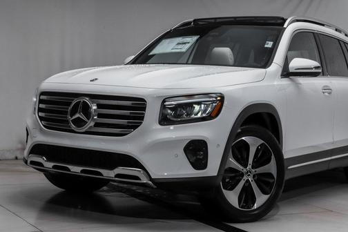 2025 Mercedes-Benz GLB 250 4MATIC
