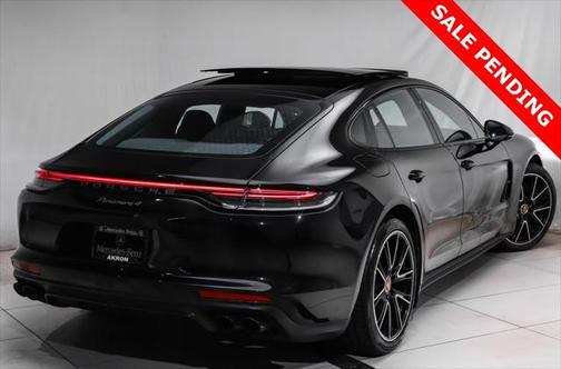 2023 Porsche Panamera 4
