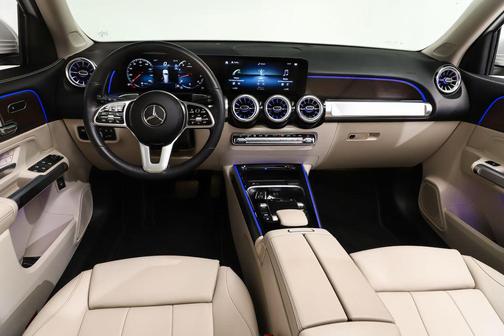 Polar White 2023 Mercedes-Benz GLB 250 4MATIC