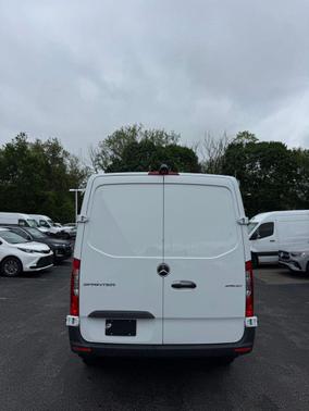 Arctic White 2026 Mercedes-Benz Sprinter 2500 Standard Roof