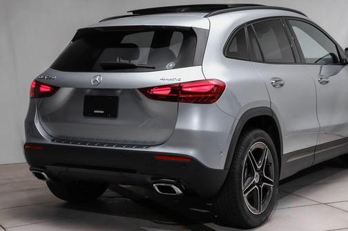 Cirrus Silver Metallic 2026 Mercedes-Benz GLA 250 4MATIC