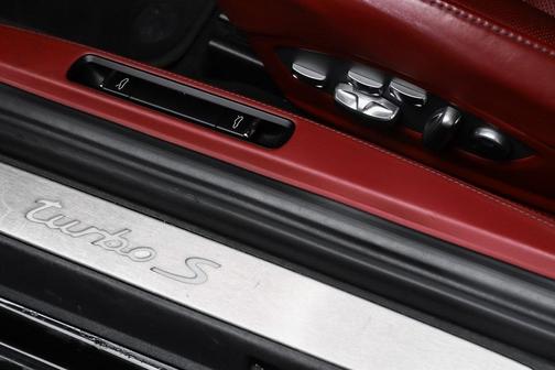 2017 Porsche 911 Turbo S