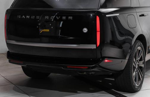 Santorini Black Metallic 2025 Land Rover Range Rover P615 SV