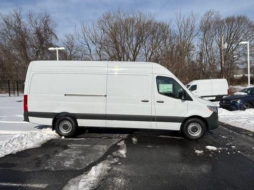 Arctic White 2026 Mercedes-Benz Sprinter 2500 High Roof