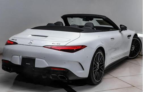 MANUFAKTUR Moonlight White Metallic 2026 Mercedes-Benz AMG SL 55 Base