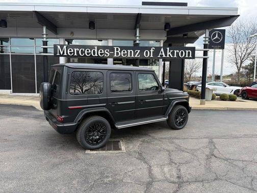 designo Magno Night Black (Matte Finish) 2026 Mercedes-Benz G-Class G 580