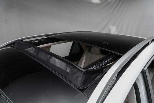 MANUFAKTUR Moonlight White Metallic 2026 Mercedes-Benz GLE 350 4MATIC